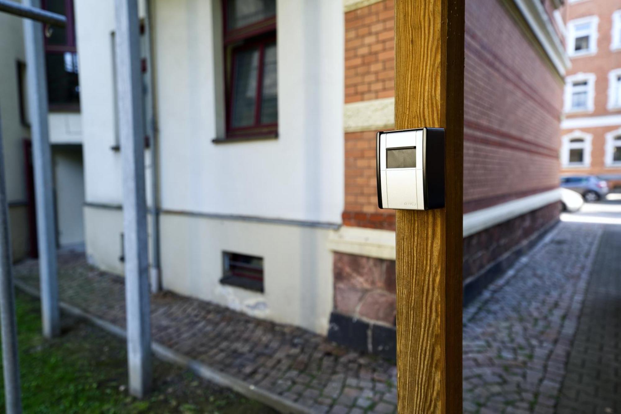 Edler Wohnraum Noble Stadtoase Mit Boxspringbett, Kaffeevollautomat & Parkplatz Цвиккау Экстерьер фото
